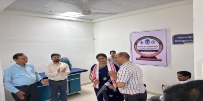 Bone & Joint Day, 6th August, Awareness Camp, Ortho OPD @ PMCH , The HOD of Orthopedics welcoming the Superintendent of PMCH