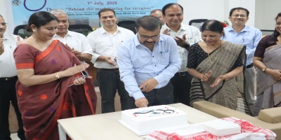 Cake cutting by the Principal.