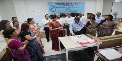 cake cutting by the Principal and faculties